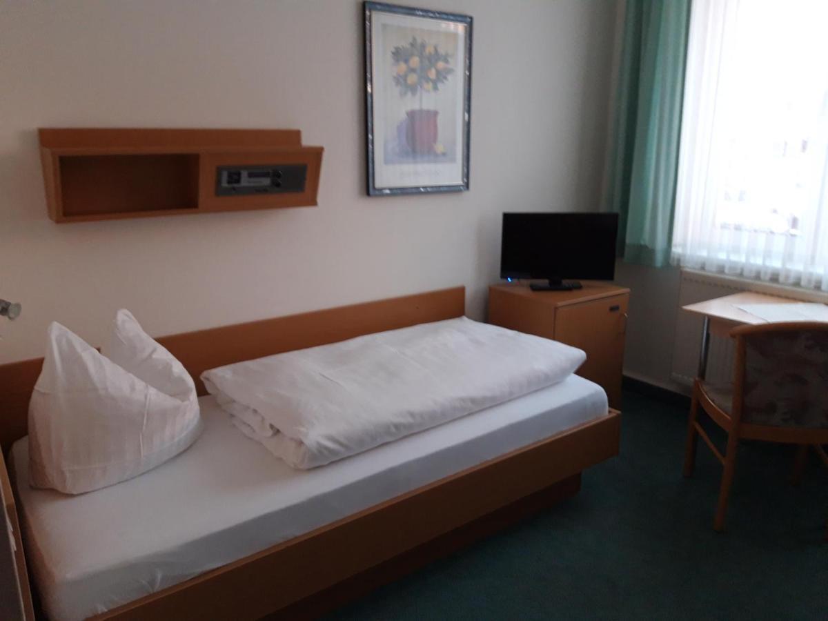 בלאנקנבורג Hotel Zum Sportforum מראה חיצוני תמונה