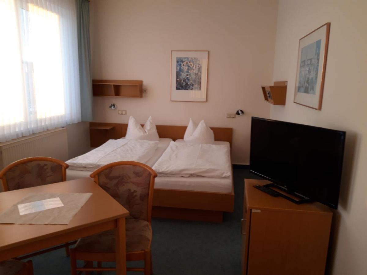 בלאנקנבורג Hotel Zum Sportforum מראה חיצוני תמונה