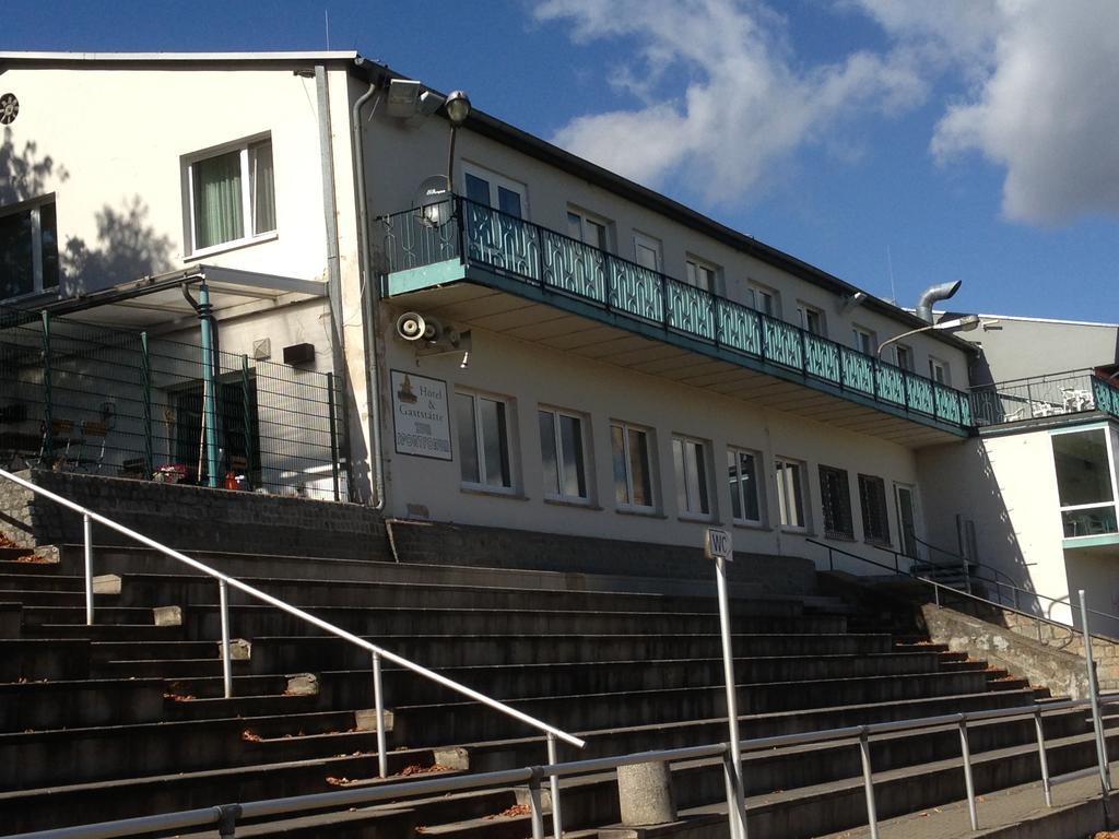 בלאנקנבורג Hotel Zum Sportforum מראה חיצוני תמונה